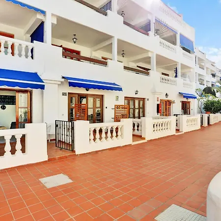 Appartement Relaxing Studio, Los Cristianos, Heated Pool, Air Con *