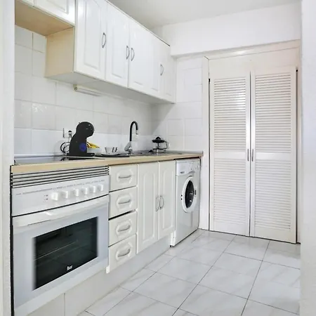 Relaxing Studio, Los Cristianos, Heated Pool, Air Con Appartement
