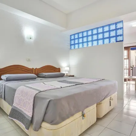 Daire Relaxing Studio, Los Cristianos, Heated Pool, Air Con
