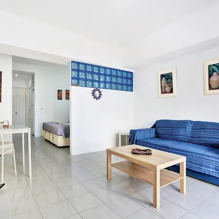 Relaxing Studio, Los Cristianos, Heated Pool, Air Con