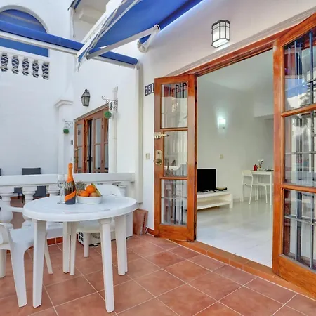 Relaxing Studio, Los Cristianos, Heated Pool, Air Con Appartamento